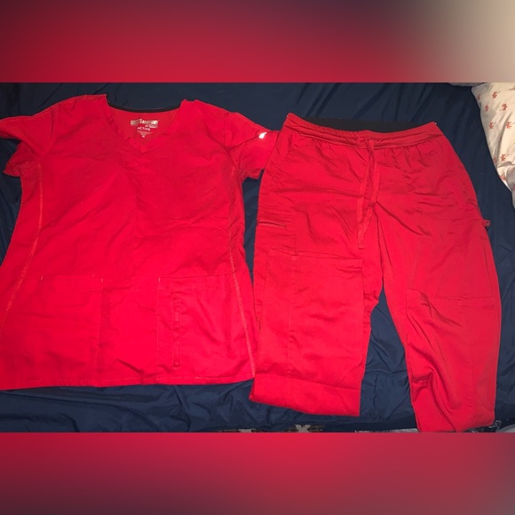 5 sets of used scrubs - Picture 4 of 16